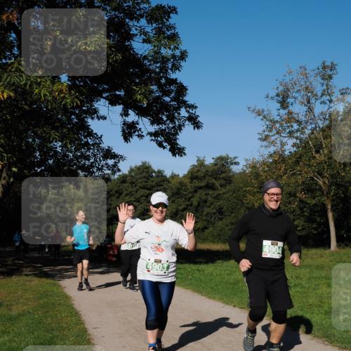 28.09.2025 - 33. Volkslauf durch das schöne Alstertal Fabian Wolf http://msf.ph/oto/8982137 28.09.2025 10:42:02 Laufen 4903, 4904 meine-sportfotos.de