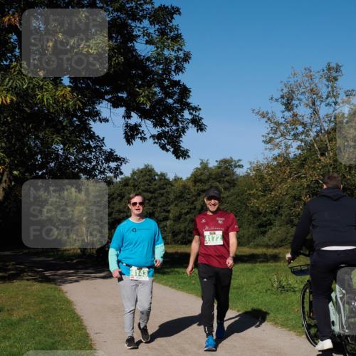 28.09.2025 - 33. Volkslauf durch das schöne Alstertal Fabian Wolf http://msf.ph/oto/8982300 28.09.2025 10:43:20 Laufen 4143, 4172 meine-sportfotos.de