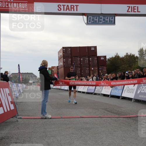 03.10.2025 - Köhlbrandbrückenlauf Yannick Fuchs http://msf.ph/oto/8982329 03.10.2025 15:43:43 Ziel 9144 meine-sportfotos.de