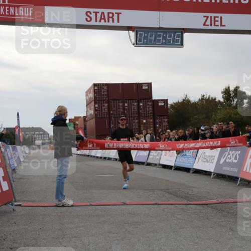 03.10.2025 - Köhlbrandbrückenlauf Yannick Fuchs http://msf.ph/oto/8982333 03.10.2025 15:43:43 Ziel 9144 meine-sportfotos.de