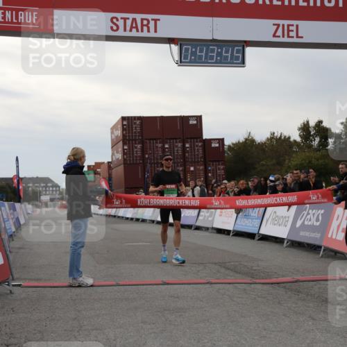 03.10.2025 - Köhlbrandbrückenlauf Yannick Fuchs http://msf.ph/oto/8982334 03.10.2025 15:43:43 Ziel 9144 meine-sportfotos.de