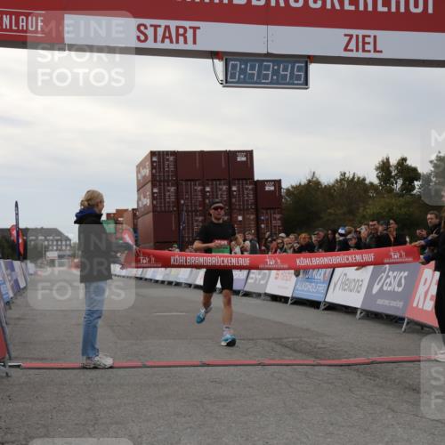 03.10.2025 - Köhlbrandbrückenlauf Yannick Fuchs http://msf.ph/oto/8982335 03.10.2025 15:43:44 Ziel 9144 meine-sportfotos.de