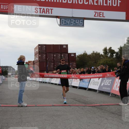 03.10.2025 - Köhlbrandbrückenlauf Yannick Fuchs http://msf.ph/oto/8982337 03.10.2025 15:43:44 Ziel 9144 meine-sportfotos.de