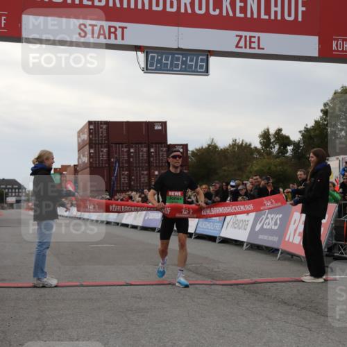 03.10.2025 - Köhlbrandbrückenlauf Yannick Fuchs http://msf.ph/oto/8982340 03.10.2025 15:43:44 Ziel 9144 meine-sportfotos.de