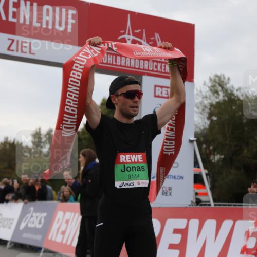 03.10.2025 - Köhlbrandbrückenlauf Yannick Fuchs http://msf.ph/oto/8982356 03.10.2025 15:43:47 Ziel 9144 meine-sportfotos.de