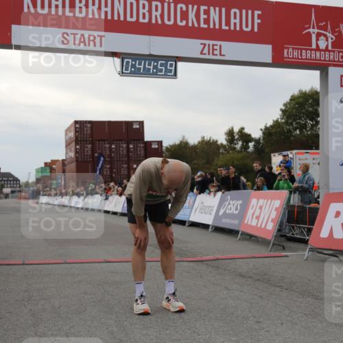 03.10.2025 - Köhlbrandbrückenlauf Yannick Fuchs http://msf.ph/oto/8982386 03.10.2025 15:44:57 Ziel 7004 meine-sportfotos.de