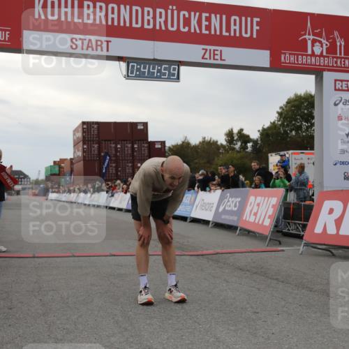 03.10.2025 - Köhlbrandbrückenlauf Yannick Fuchs http://msf.ph/oto/8982387 03.10.2025 15:44:57 Ziel 7004 meine-sportfotos.de
