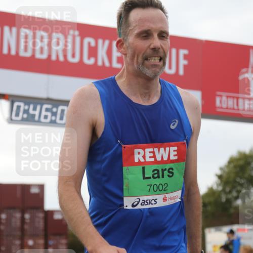 03.10.2025 - Köhlbrandbrückenlauf Yannick Fuchs http://msf.ph/oto/8982433 03.10.2025 15:46:04 Ziel 7002, 7003, 9130 meine-sportfotos.de