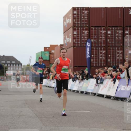 03.10.2025 - Köhlbrandbrückenlauf Yannick Fuchs http://msf.ph/oto/8982439 03.10.2025 15:46:08 Ziel 7003, 9130 meine-sportfotos.de