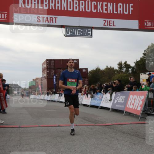 03.10.2025 - Köhlbrandbrückenlauf Yannick Fuchs http://msf.ph/oto/8982452 03.10.2025 15:46:12 Ziel 7003, 9130, 9720 meine-sportfotos.de