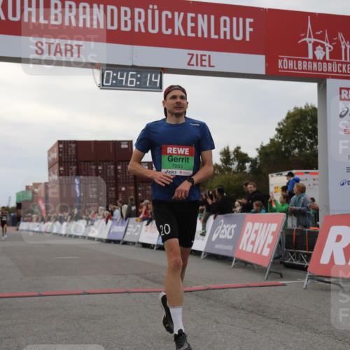 03.10.2025 - Köhlbrandbrückenlauf Yannick Fuchs http://msf.ph/oto/8982455 03.10.2025 15:46:12 Ziel 7003, 9130, 9720 meine-sportfotos.de