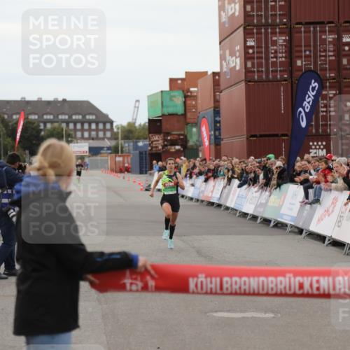 03.10.2025 - Köhlbrandbrückenlauf Yannick Fuchs http://msf.ph/oto/8982475 03.10.2025 15:46:54 Ziel 7034 meine-sportfotos.de