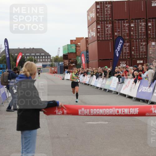 03.10.2025 - Köhlbrandbrückenlauf Yannick Fuchs http://msf.ph/oto/8982476 03.10.2025 15:46:54 Ziel 7034 meine-sportfotos.de
