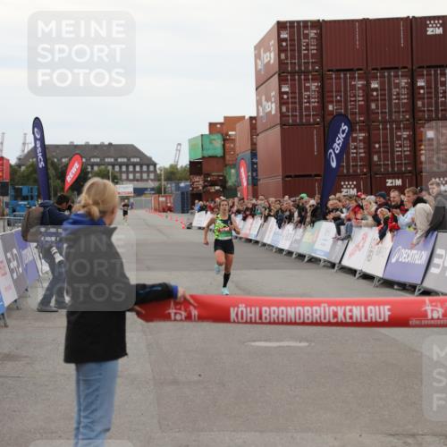 03.10.2025 - Köhlbrandbrückenlauf Yannick Fuchs http://msf.ph/oto/8982477 03.10.2025 15:46:54 Ziel 7034 meine-sportfotos.de