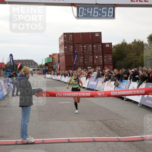 03.10.2025 - Köhlbrandbrückenlauf Yannick Fuchs http://msf.ph/oto/8982486 03.10.2025 15:46:56 Ziel 7034 meine-sportfotos.de