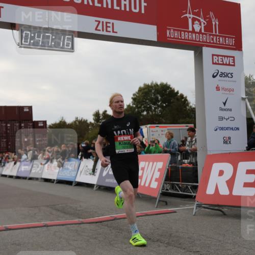 03.10.2025 - Köhlbrandbrückenlauf Yannick Fuchs http://msf.ph/oto/8982514 03.10.2025 15:47:15 Ziel 7015 meine-sportfotos.de