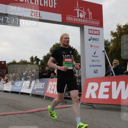 03.10.2025 - Köhlbrandbrückenlauf Yannick Fuchs http://msf.ph/oto/8982516 03.10.2025 15:47:15 Ziel 7015 meine-sportfotos.de