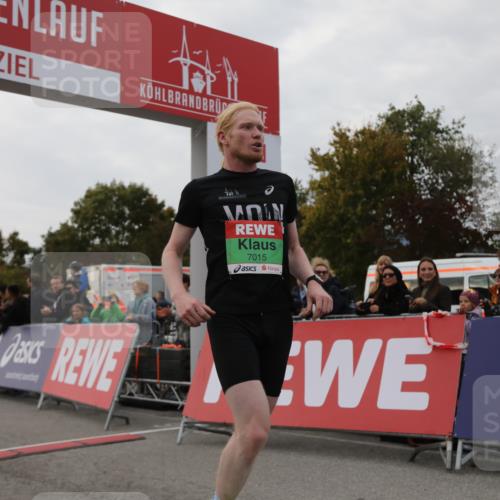 03.10.2025 - Köhlbrandbrückenlauf Yannick Fuchs http://msf.ph/oto/8982518 03.10.2025 15:47:15 Ziel 7015 meine-sportfotos.de