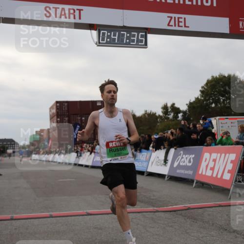 03.10.2025 - Köhlbrandbrückenlauf Yannick Fuchs http://msf.ph/oto/8982538 03.10.2025 15:47:34 Ziel 7022, 8787 meine-sportfotos.de