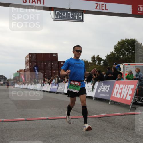 03.10.2025 - Köhlbrandbrückenlauf Yannick Fuchs http://msf.ph/oto/8982552 03.10.2025 15:47:42 Ziel 7022, 9588 meine-sportfotos.de