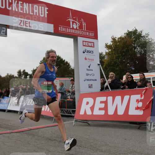 03.10.2025 - Köhlbrandbrückenlauf Yannick Fuchs http://msf.ph/oto/8982576 03.10.2025 15:47:50 Ziel 9588 meine-sportfotos.de