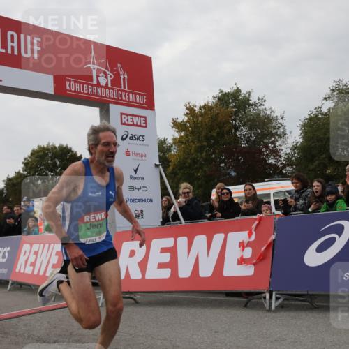 03.10.2025 - Köhlbrandbrückenlauf Yannick Fuchs http://msf.ph/oto/8982577 03.10.2025 15:47:50 Ziel 9588 meine-sportfotos.de
