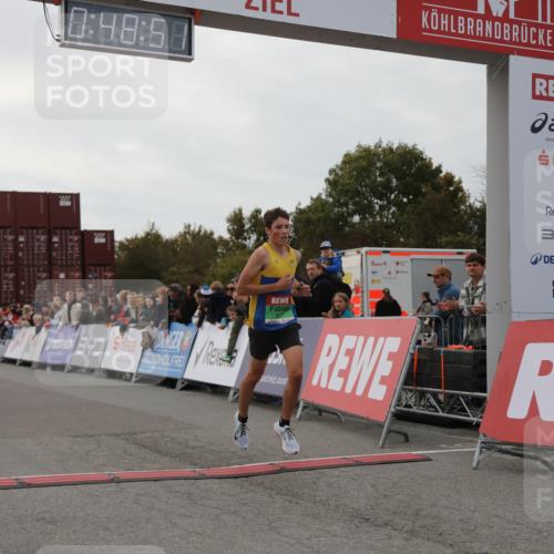 03.10.2025 - Köhlbrandbrückenlauf Yannick Fuchs http://msf.ph/oto/8982601 03.10.2025 15:48:49 Ziel 7009, 8871 meine-sportfotos.de