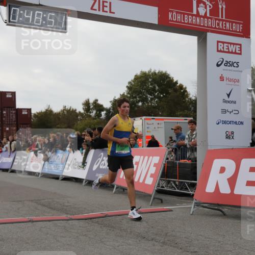 03.10.2025 - Köhlbrandbrückenlauf Yannick Fuchs http://msf.ph/oto/8982603 03.10.2025 15:48:49 Ziel 7009, 8871 meine-sportfotos.de