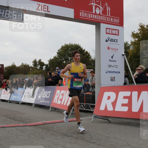 03.10.2025 - Köhlbrandbrückenlauf Yannick Fuchs http://msf.ph/oto/8982607 03.10.2025 15:48:50 Ziel 7009, 8871 meine-sportfotos.de