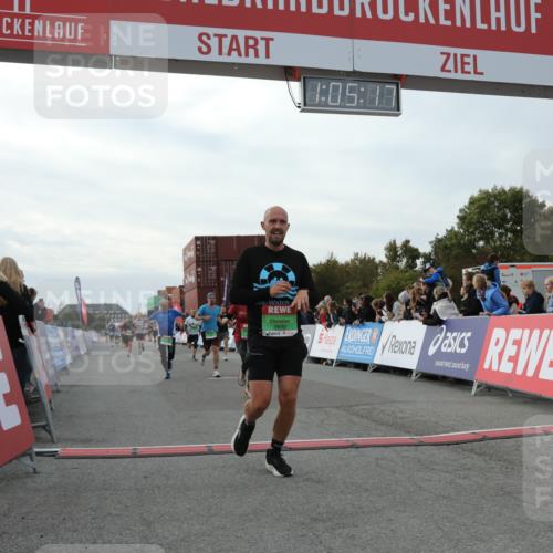03.10.2025 - Köhlbrandbrückenlauf Yannick Fuchs http://msf.ph/oto/8982613 03.10.2025 16:05:16 Ziel 7201, 7207, 7403, 7422, 7473, 7643, 9421, 9422, 9592, 9627, 9690 meine-sportfotos.de