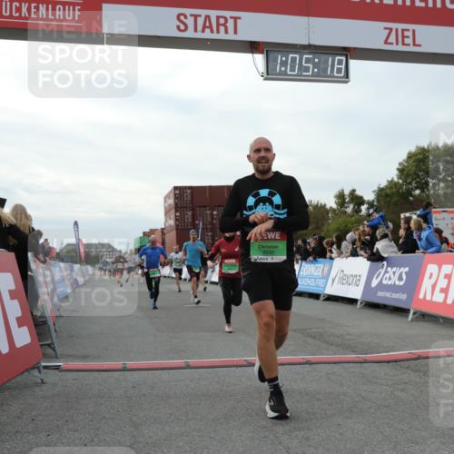 03.10.2025 - Köhlbrandbrückenlauf Yannick Fuchs http://msf.ph/oto/8982617 03.10.2025 16:05:16 Ziel 7201, 7207, 7403, 7422, 7473, 7643, 9421, 9422, 9592, 9627, 9690 meine-sportfotos.de