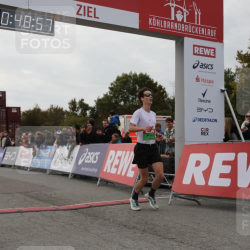 03.10.2025 - Köhlbrandbrückenlauf Yannick Fuchs http://msf.ph/oto/8982637 03.10.2025 15:48:55 Ziel 7009 meine-sportfotos.de