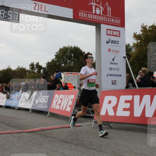 03.10.2025 - Köhlbrandbrückenlauf Yannick Fuchs http://msf.ph/oto/8982639 03.10.2025 15:48:55 Ziel 7009 meine-sportfotos.de