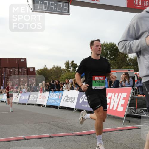 03.10.2025 - Köhlbrandbrückenlauf Yannick Fuchs http://msf.ph/oto/8982681 03.10.2025 16:05:24 Ziel 7241, 7473, 7643, 8099, 8199, 9127, 9475, 9499, 9627, 9669 meine-sportfotos.de