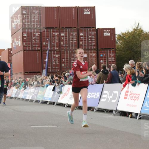 03.10.2025 - Köhlbrandbrückenlauf Yannick Fuchs http://msf.ph/oto/8982685 03.10.2025 16:05:24 Ziel 7241, 7473, 7643, 8099, 8199, 9127, 9475, 9499, 9627, 9669 meine-sportfotos.de