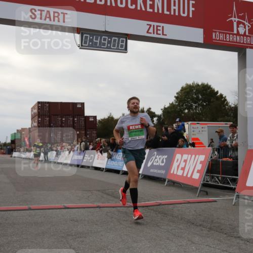 03.10.2025 - Köhlbrandbrückenlauf Yannick Fuchs http://msf.ph/oto/8982686 03.10.2025 15:49:06 Ziel 7011, 9662 meine-sportfotos.de
