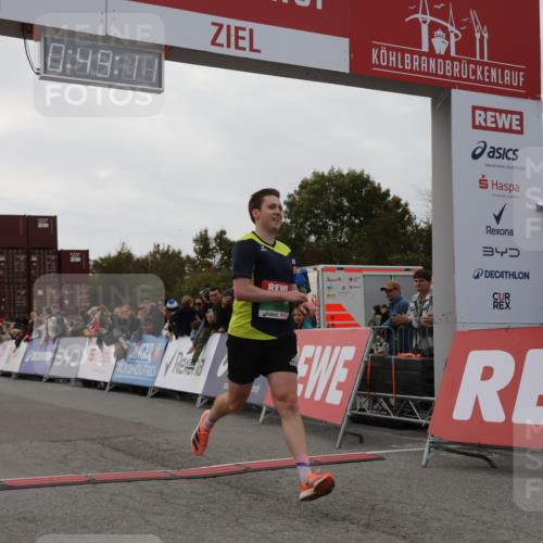 03.10.2025 - Köhlbrandbrückenlauf Yannick Fuchs http://msf.ph/oto/8982711 03.10.2025 15:49:09 Ziel 7011, 9662 meine-sportfotos.de