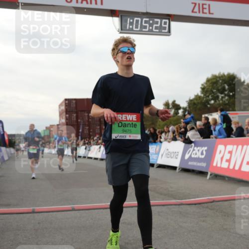 03.10.2025 - Köhlbrandbrückenlauf Yannick Fuchs http://msf.ph/oto/8982712 03.10.2025 16:05:27 Ziel 7241, 7473, 8099, 8199, 9127, 9299, 9475, 9499, 9669 meine-sportfotos.de