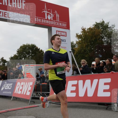 03.10.2025 - Köhlbrandbrückenlauf Yannick Fuchs http://msf.ph/oto/8982717 03.10.2025 15:49:10 Ziel 9662 meine-sportfotos.de
