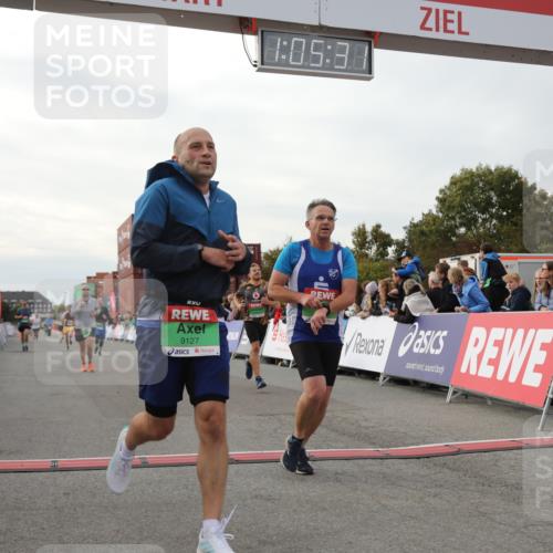 03.10.2025 - Köhlbrandbrückenlauf Yannick Fuchs http://msf.ph/oto/8982734 03.10.2025 16:05:29 Ziel 7241, 7394, 7546, 8099, 8199, 9127, 9299, 9317, 9475, 9499, 9669 meine-sportfotos.de