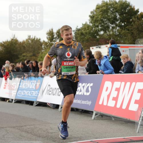 03.10.2025 - Köhlbrandbrückenlauf Yannick Fuchs http://msf.ph/oto/8982746 03.10.2025 16:05:31 Ziel 7031, 7241, 7394, 7546, 8199, 9127, 9299, 9317, 9499, 9669 meine-sportfotos.de