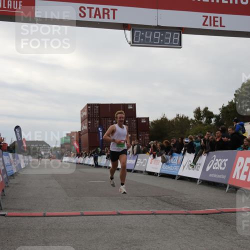 03.10.2025 - Köhlbrandbrückenlauf Yannick Fuchs http://msf.ph/oto/8982752 03.10.2025 15:49:36 Ziel 7021, 9617 meine-sportfotos.de