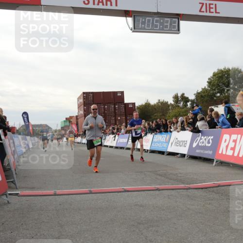 03.10.2025 - Köhlbrandbrückenlauf Yannick Fuchs http://msf.ph/oto/8982753 03.10.2025 16:05:32 Ziel 7031, 7151, 7213, 7241, 7394, 7546, 8199, 9127, 9299, 9317, 9499, 9669 meine-sportfotos.de