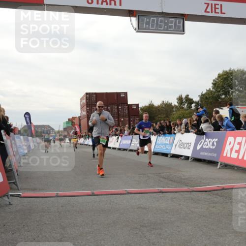 03.10.2025 - Köhlbrandbrückenlauf Yannick Fuchs http://msf.ph/oto/8982755 03.10.2025 16:05:32 Ziel 7031, 7151, 7213, 7241, 7394, 7546, 8199, 9127, 9299, 9317, 9499, 9669 meine-sportfotos.de