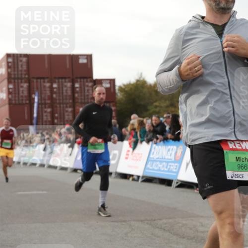 03.10.2025 - Köhlbrandbrückenlauf Yannick Fuchs http://msf.ph/oto/8982767 03.10.2025 16:05:33 Ziel 7031, 7151, 7213, 7241, 7394, 7546, 8199, 9299, 9317, 9499, 9669 meine-sportfotos.de