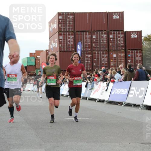 03.10.2025 - Köhlbrandbrückenlauf Yannick Fuchs http://msf.ph/oto/8982803 03.10.2025 16:05:38 Ziel 7031, 7151, 7213, 7394, 7546, 7547, 8966, 9299, 9317 meine-sportfotos.de