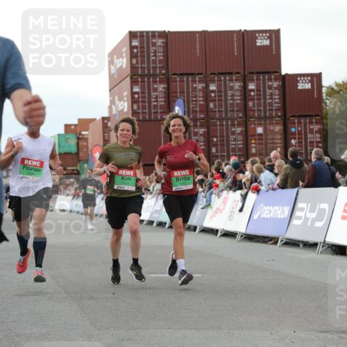 03.10.2025 - Köhlbrandbrückenlauf Yannick Fuchs http://msf.ph/oto/8982805 03.10.2025 16:05:38 Ziel 7031, 7151, 7213, 7394, 7546, 7547, 8966, 9299, 9317 meine-sportfotos.de