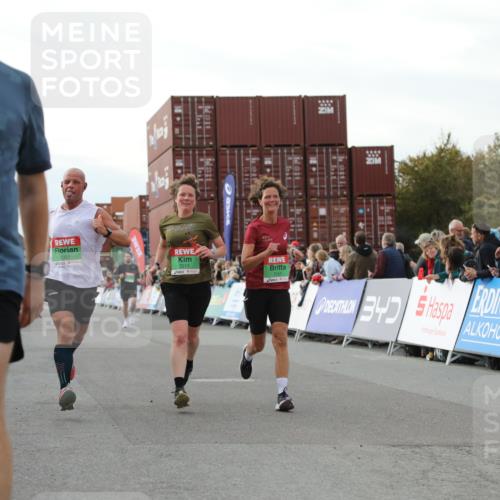 03.10.2025 - Köhlbrandbrückenlauf Yannick Fuchs http://msf.ph/oto/8982809 03.10.2025 16:05:39 Ziel 7031, 7151, 7213, 7394, 7546, 7547, 8966, 9317, 9566 meine-sportfotos.de