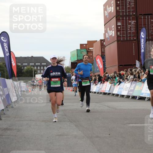 03.10.2025 - Köhlbrandbrückenlauf Yannick Fuchs http://msf.ph/oto/8982829 03.10.2025 16:05:43 Ziel 7031, 7151, 7213, 7547, 7646, 8924, 8966, 9489, 9566 meine-sportfotos.de