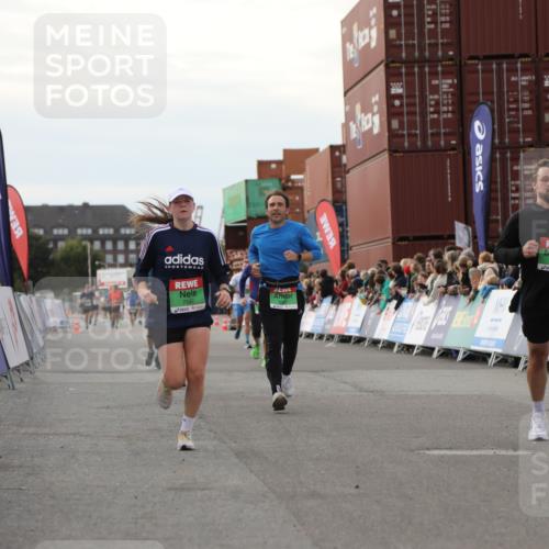 03.10.2025 - Köhlbrandbrückenlauf Yannick Fuchs http://msf.ph/oto/8982830 03.10.2025 16:05:44 Ziel 7151, 7213, 7547, 7646, 8924, 8966, 9489, 9566 meine-sportfotos.de